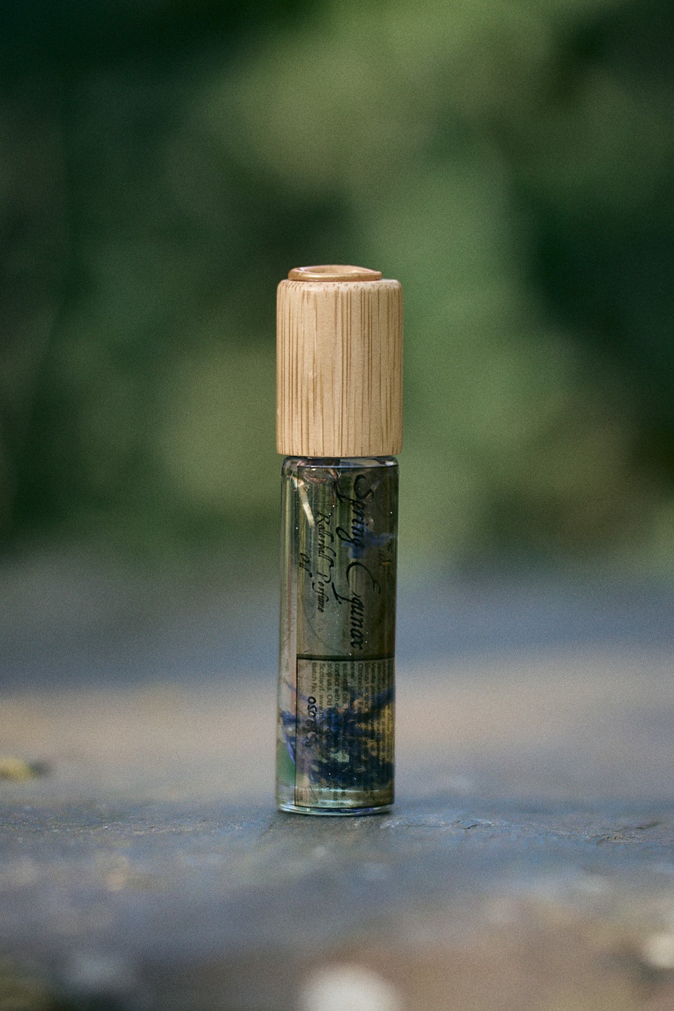 Seasonal Ritual Perfume Rollers – Nature’s Scents for Soulful Living