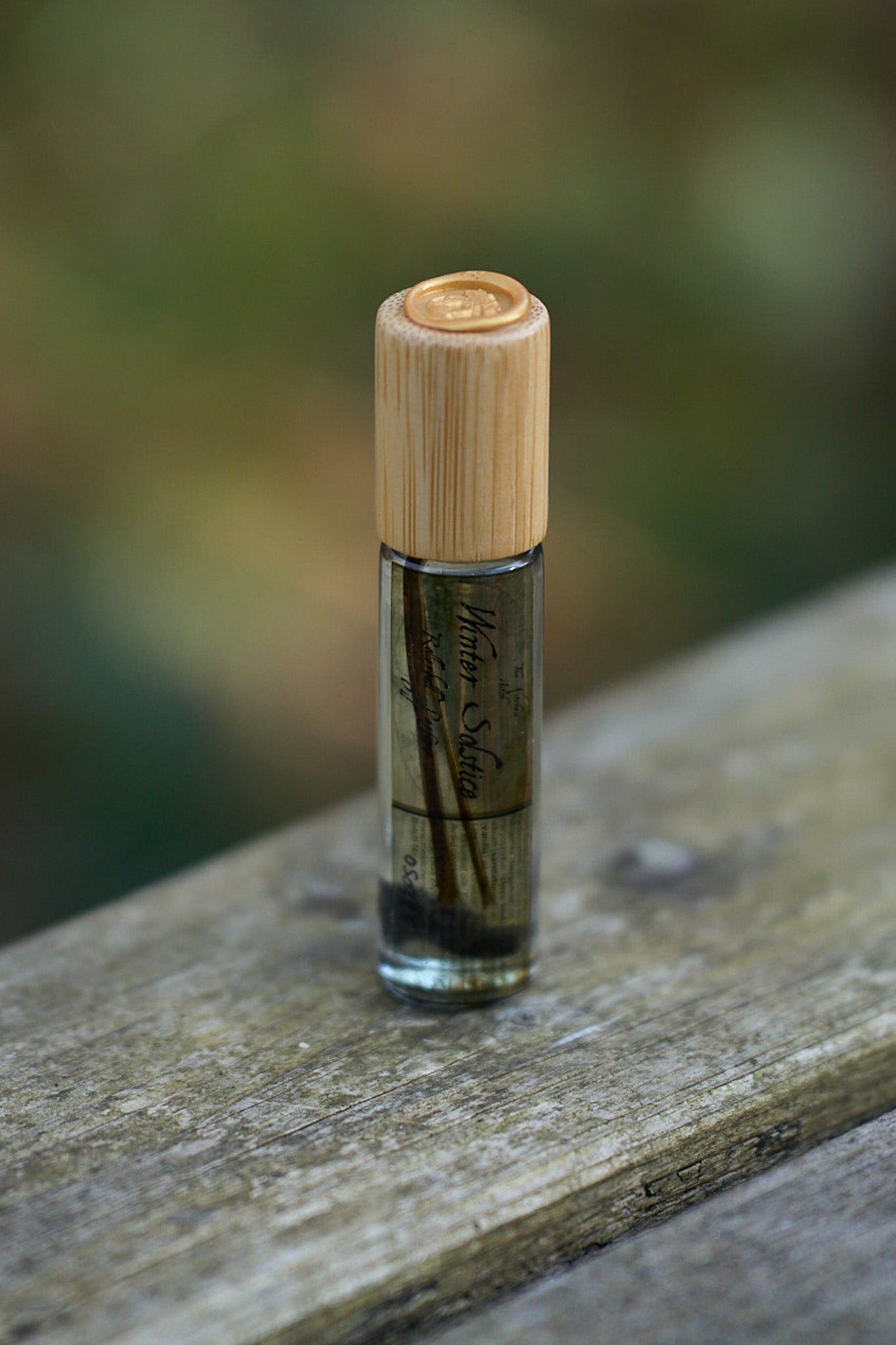 Seasonal Ritual Perfume Rollers – Nature’s Scents for Soulful Living