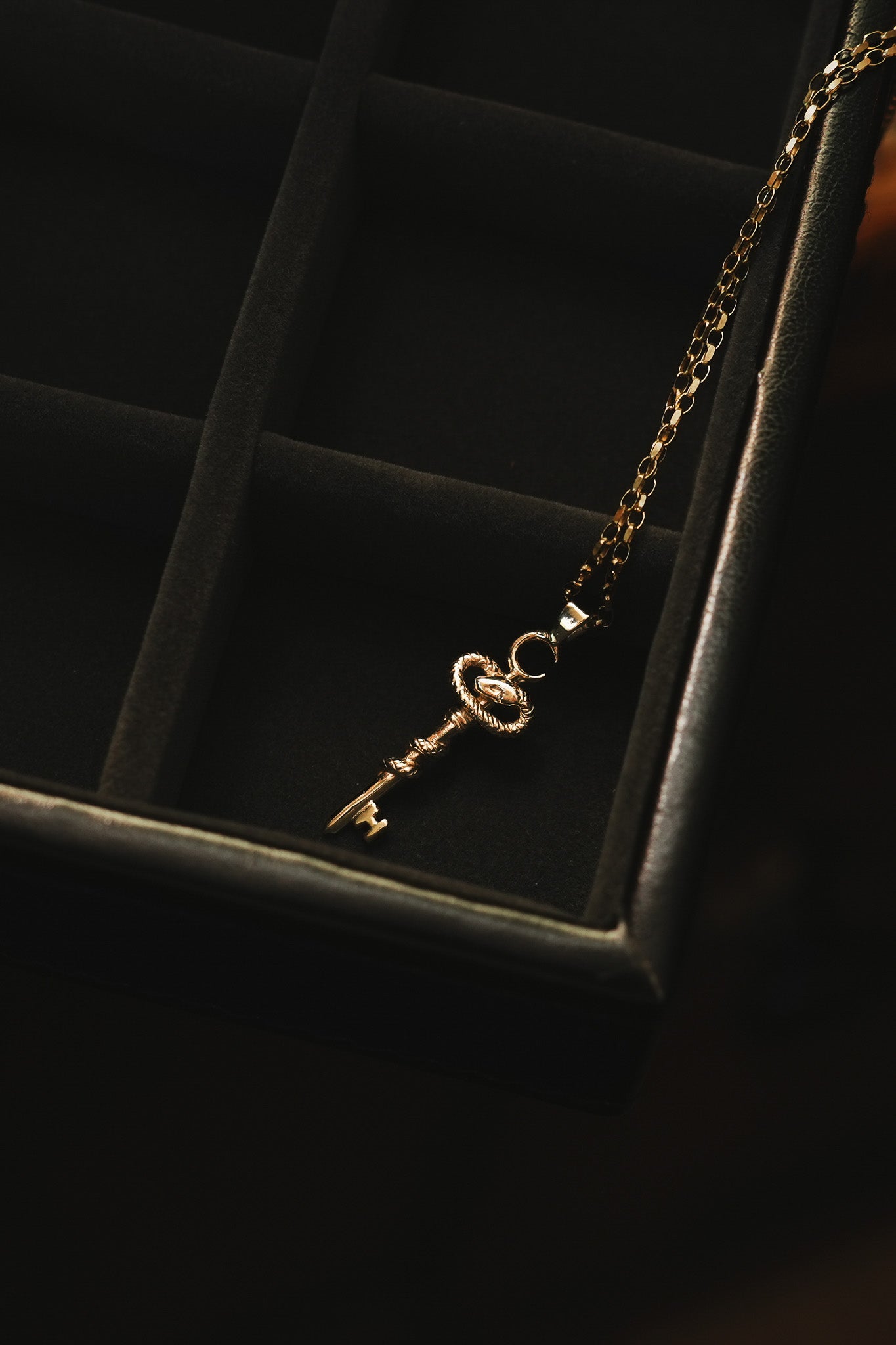 Yellow Gold Key of Hecate Pendant – Unlock the Path Between Worlds