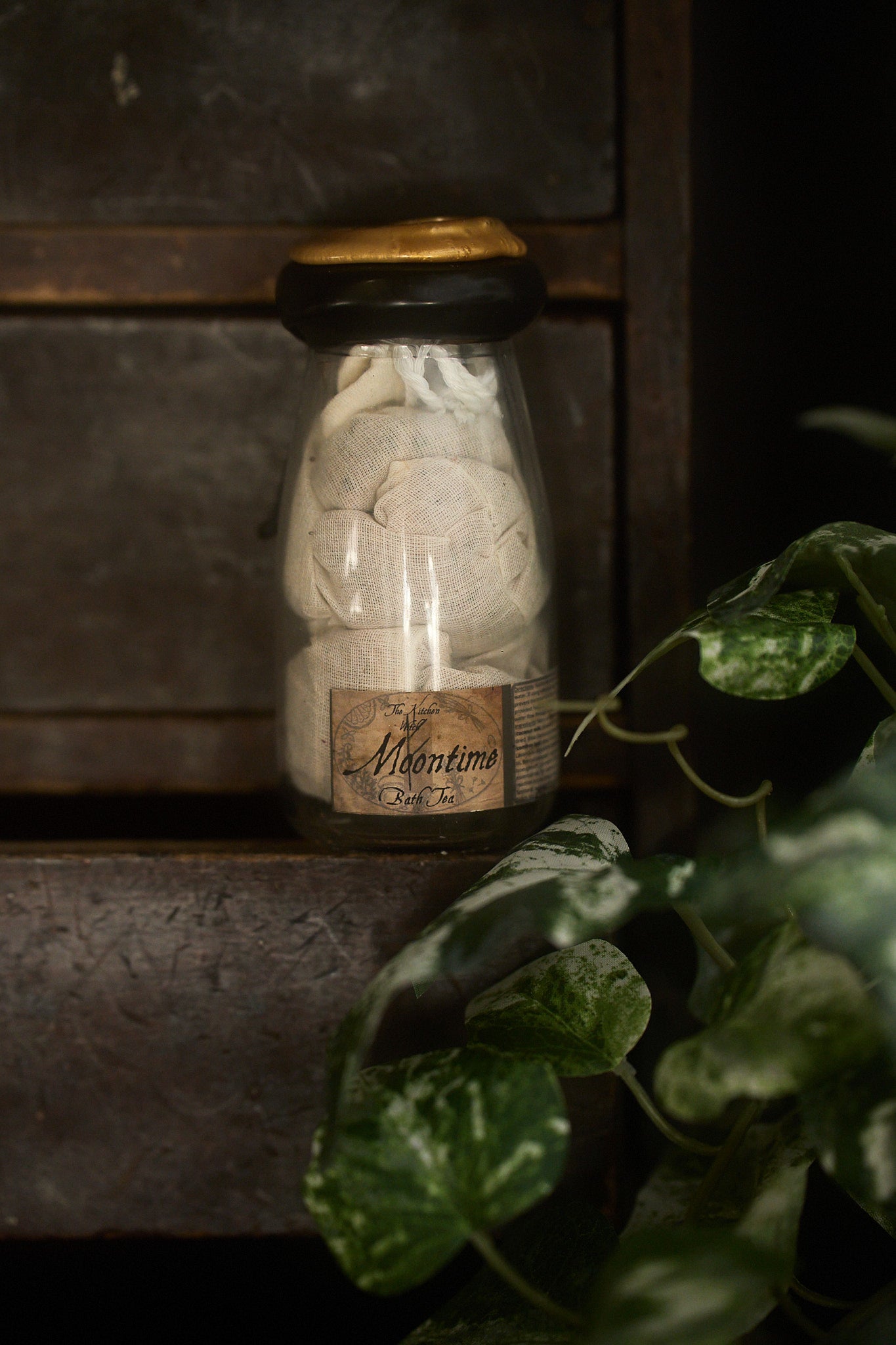 Bath Tea – Botanical Soaking Rituals for Mind, Body & Spirit