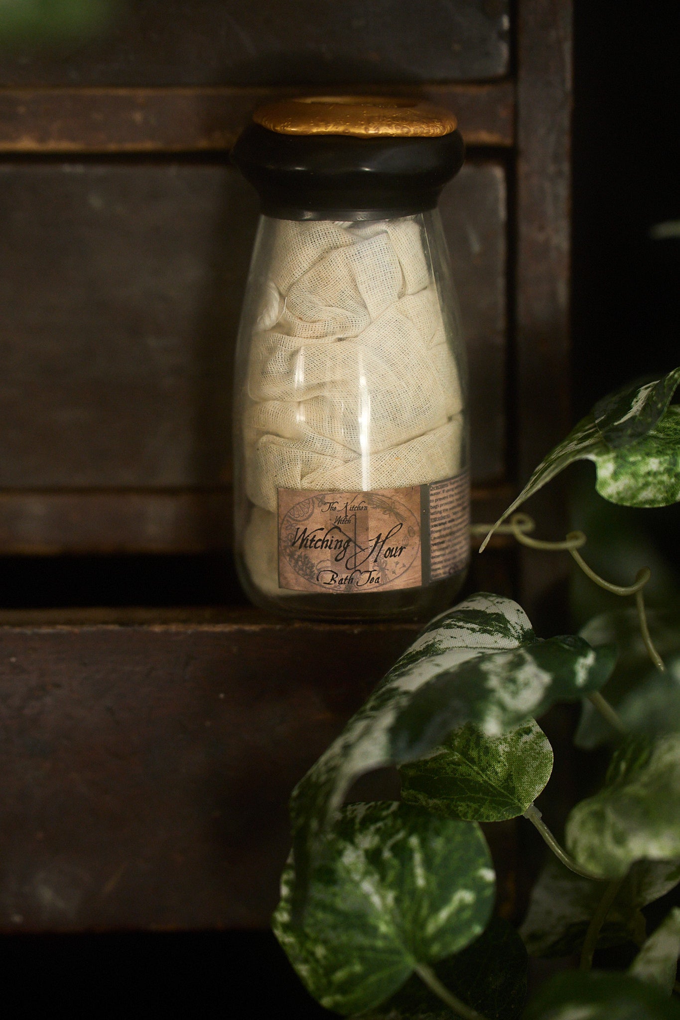 Bath Tea – Botanical Soaking Rituals for Mind, Body & Spirit