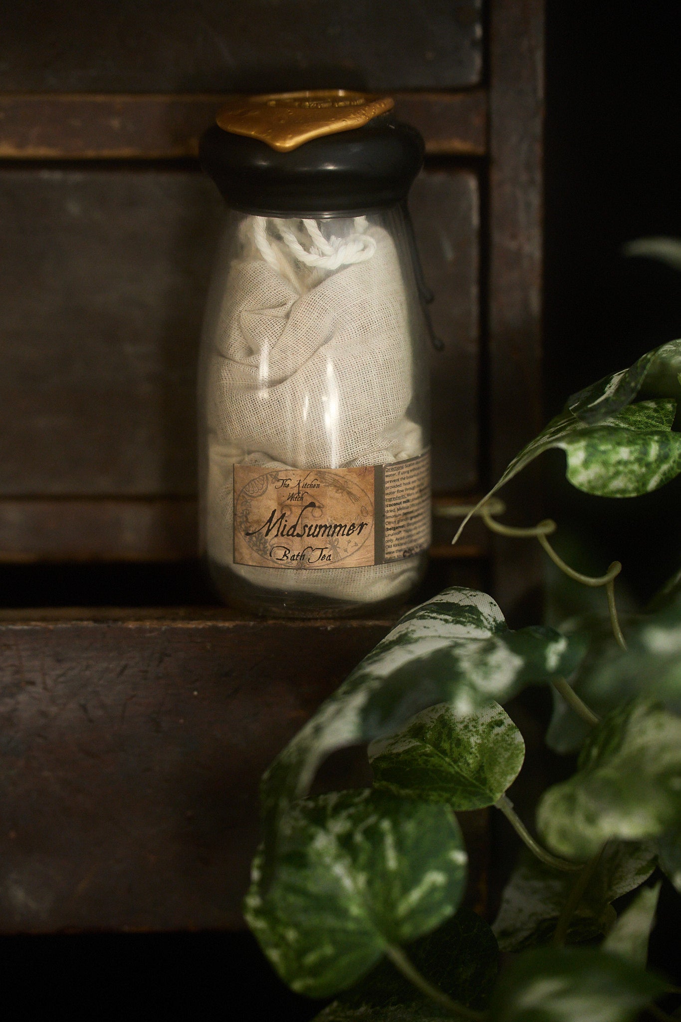 Bath Tea – Botanical Soaking Rituals for Mind, Body & Spirit