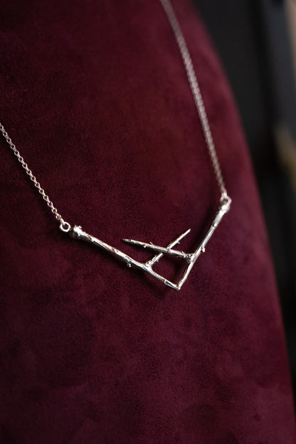 Cailleach Sterling Silver Blackthorn Necklet (Caillagh y Groamagh)