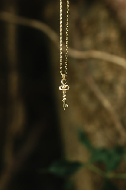 Yellow Gold Key of Hecate Pendant – Unlock the Path Between Worlds